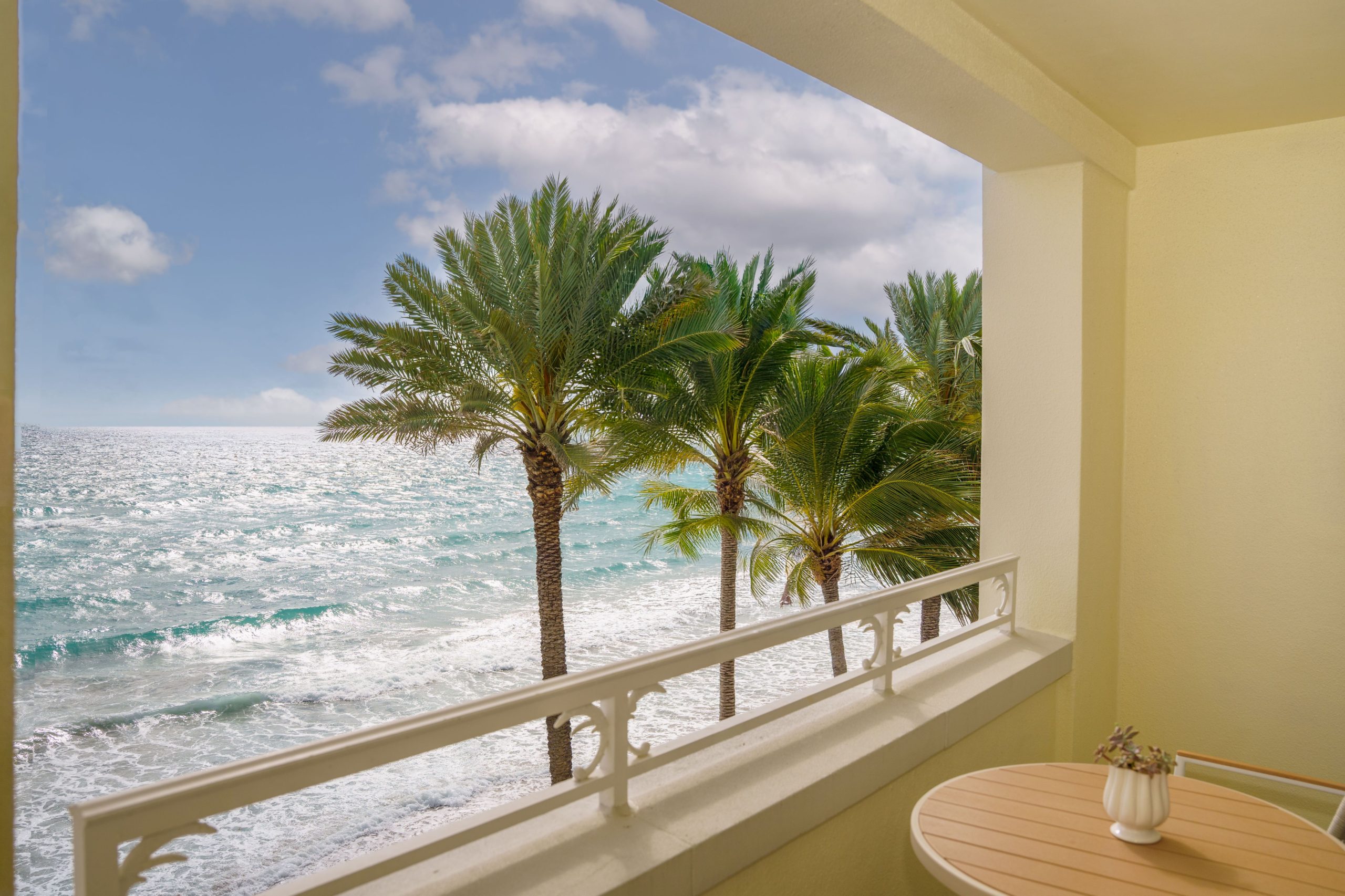 Eau oceanfrontbalcony3 scaled